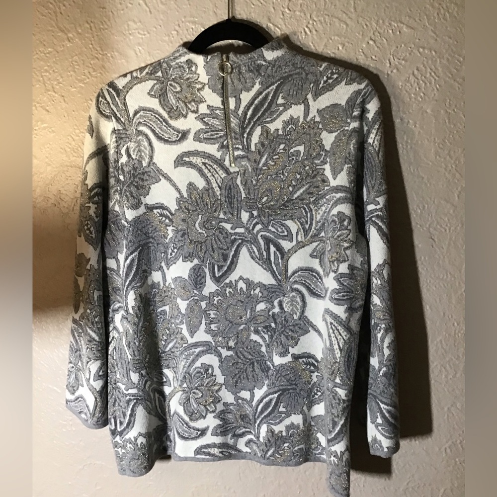 Chico’s sweater,medium ,worn twice - Picture 2 of 4